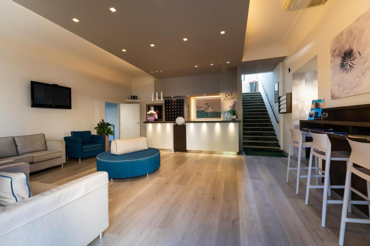 Hotel Dafne Punta Marina Extérieur photo