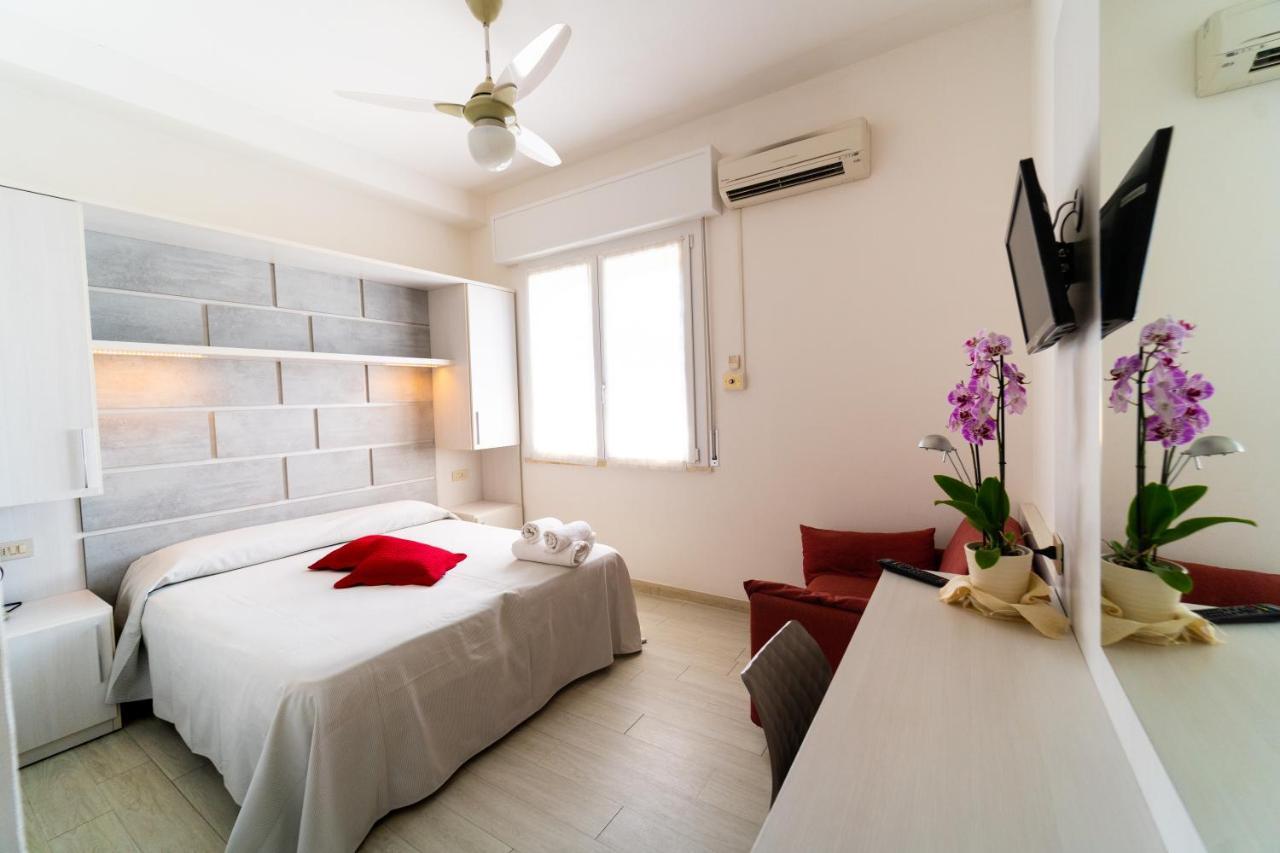 Hotel Dafne Punta Marina Chambre photo