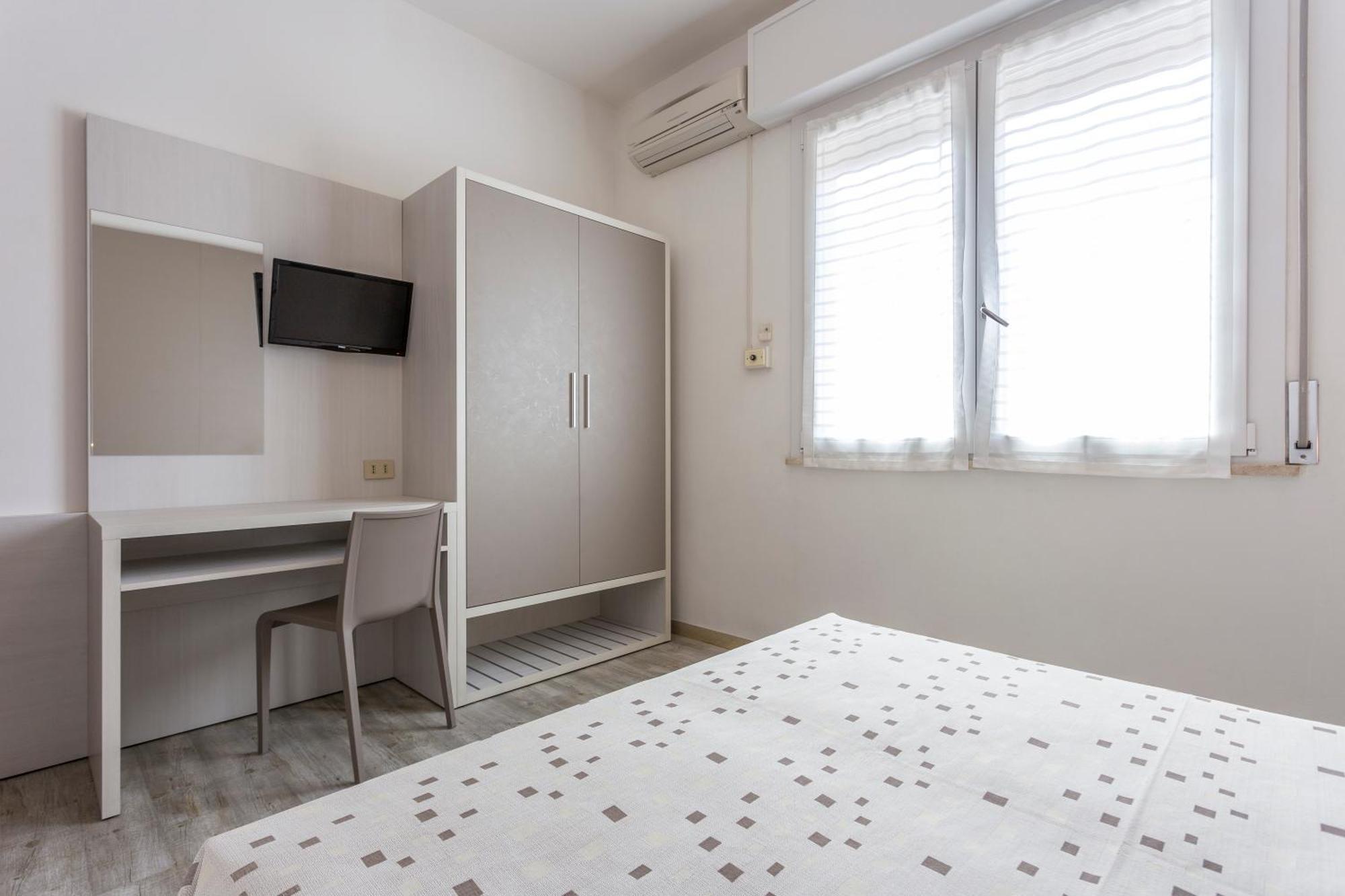 Hotel Dafne Punta Marina Extérieur photo