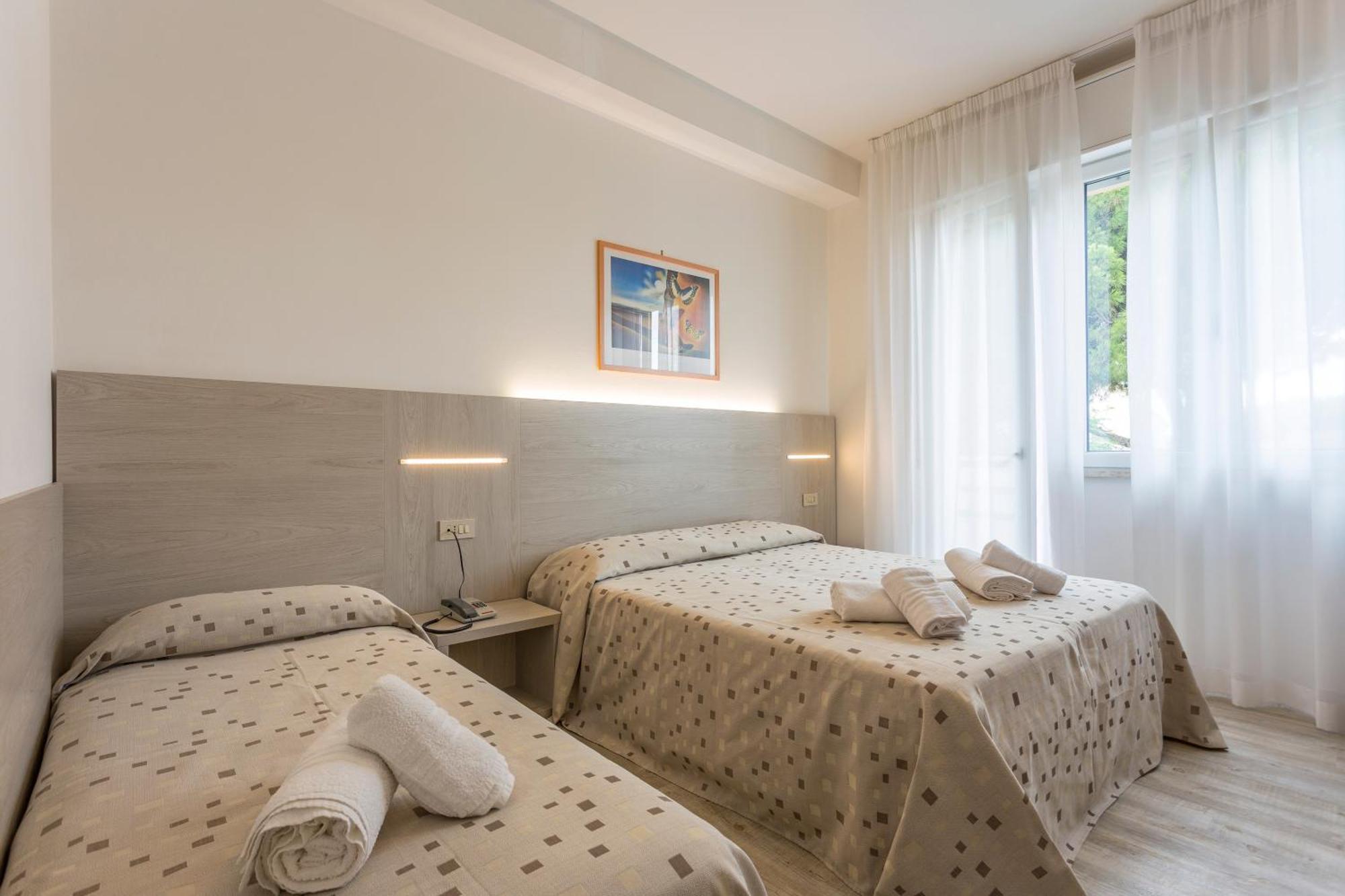 Hotel Dafne Punta Marina Extérieur photo