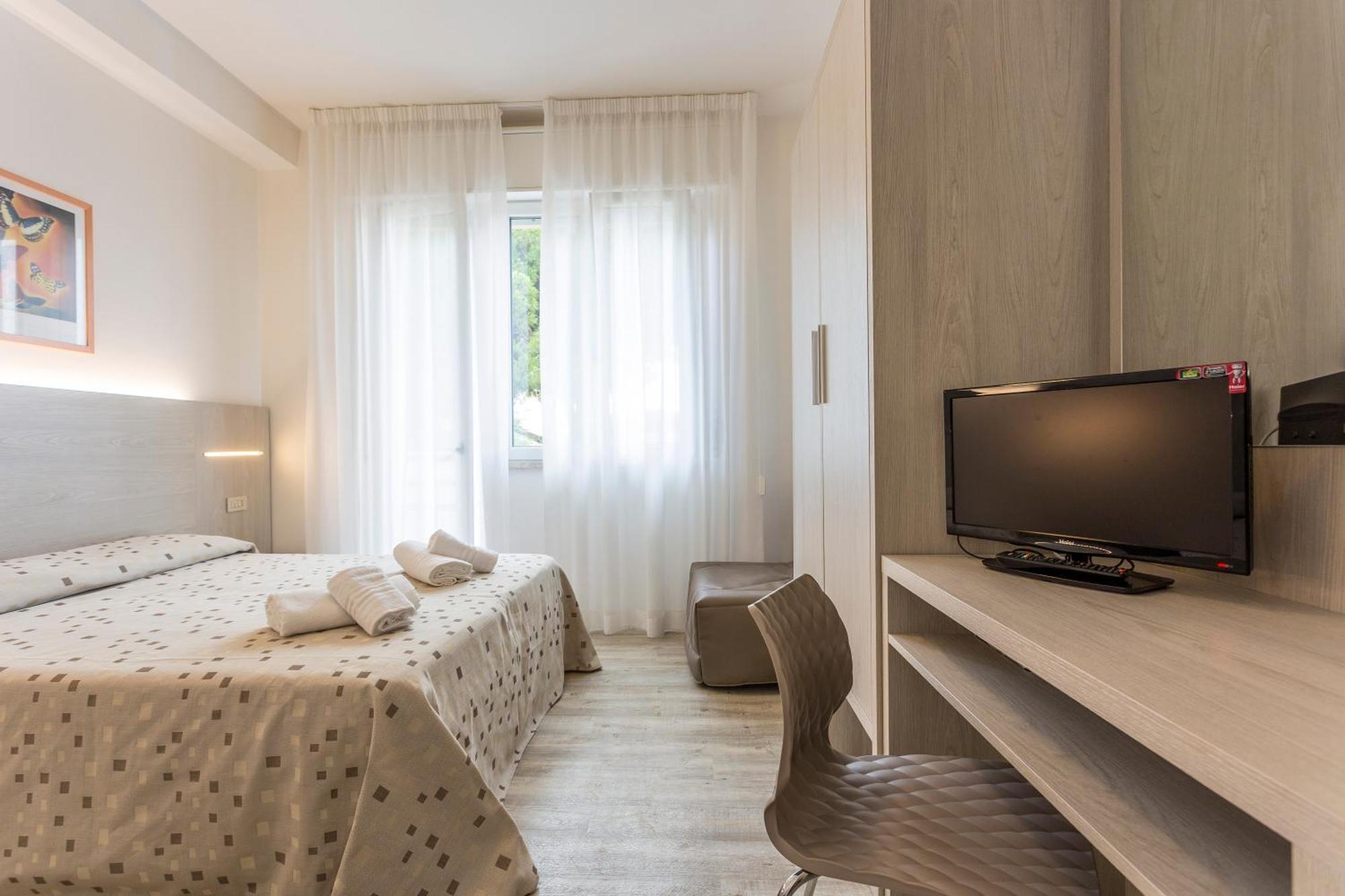 Hotel Dafne Punta Marina Extérieur photo