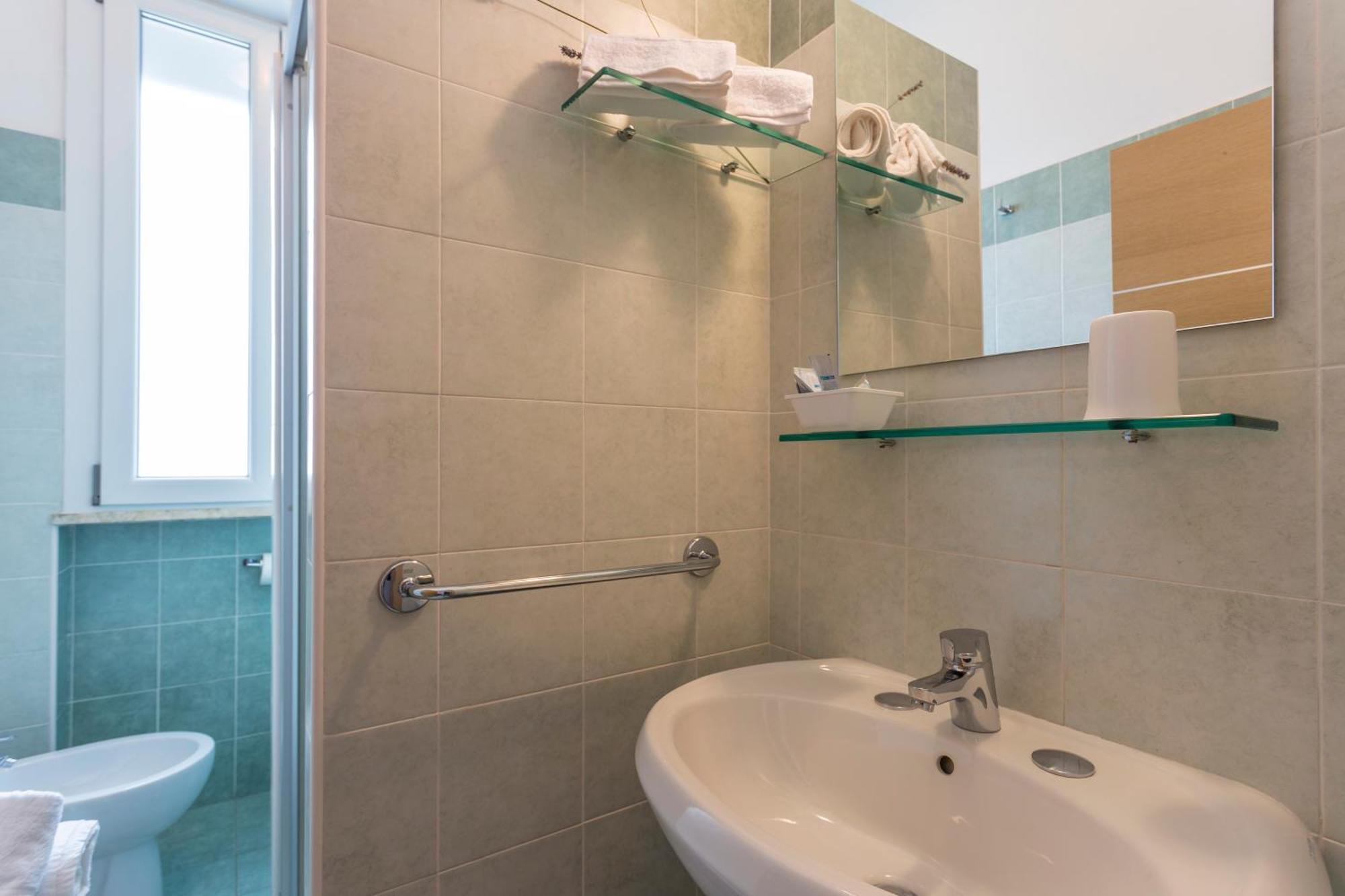 Hotel Dafne Punta Marina Extérieur photo