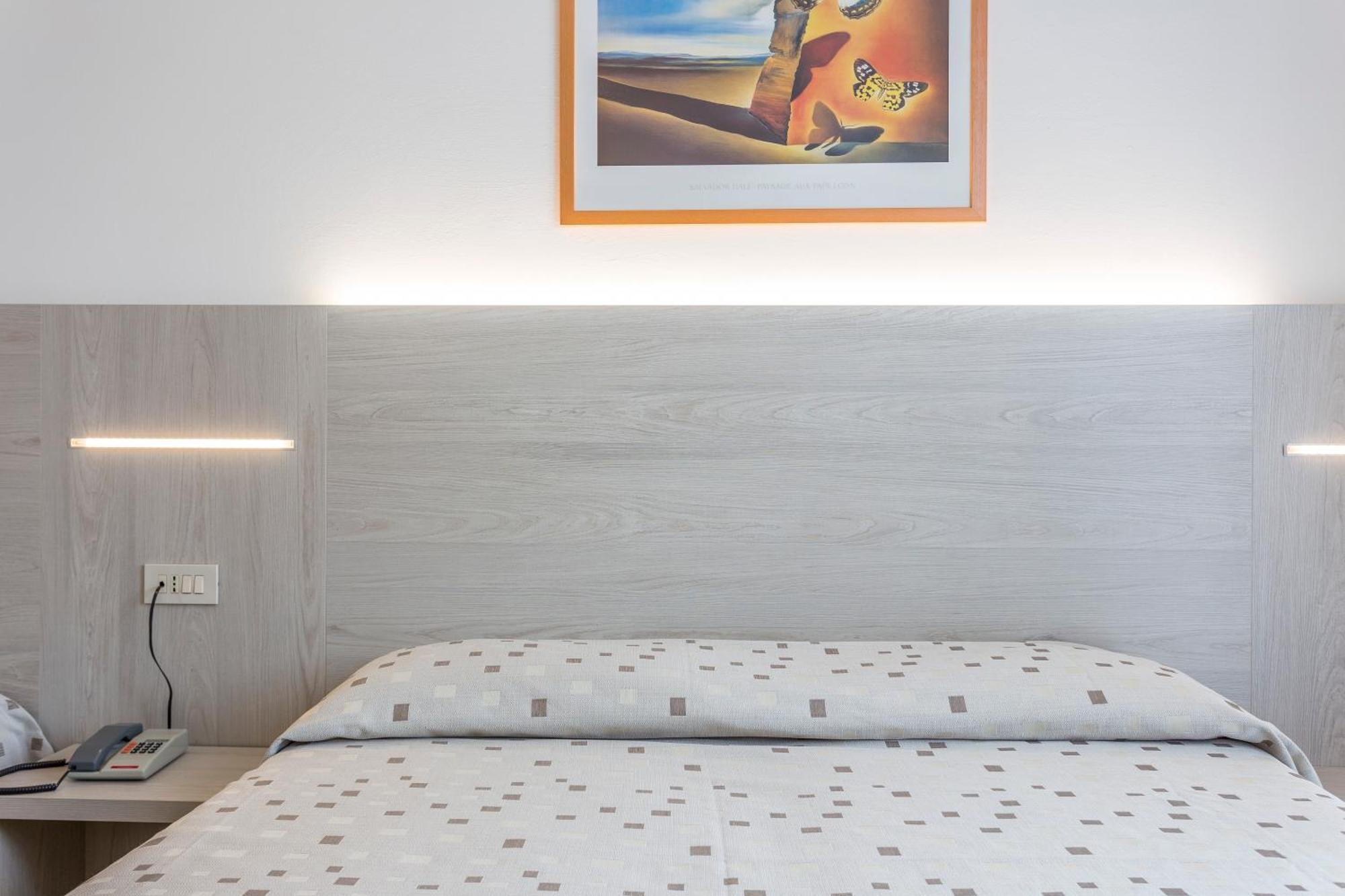 Hotel Dafne Punta Marina Extérieur photo