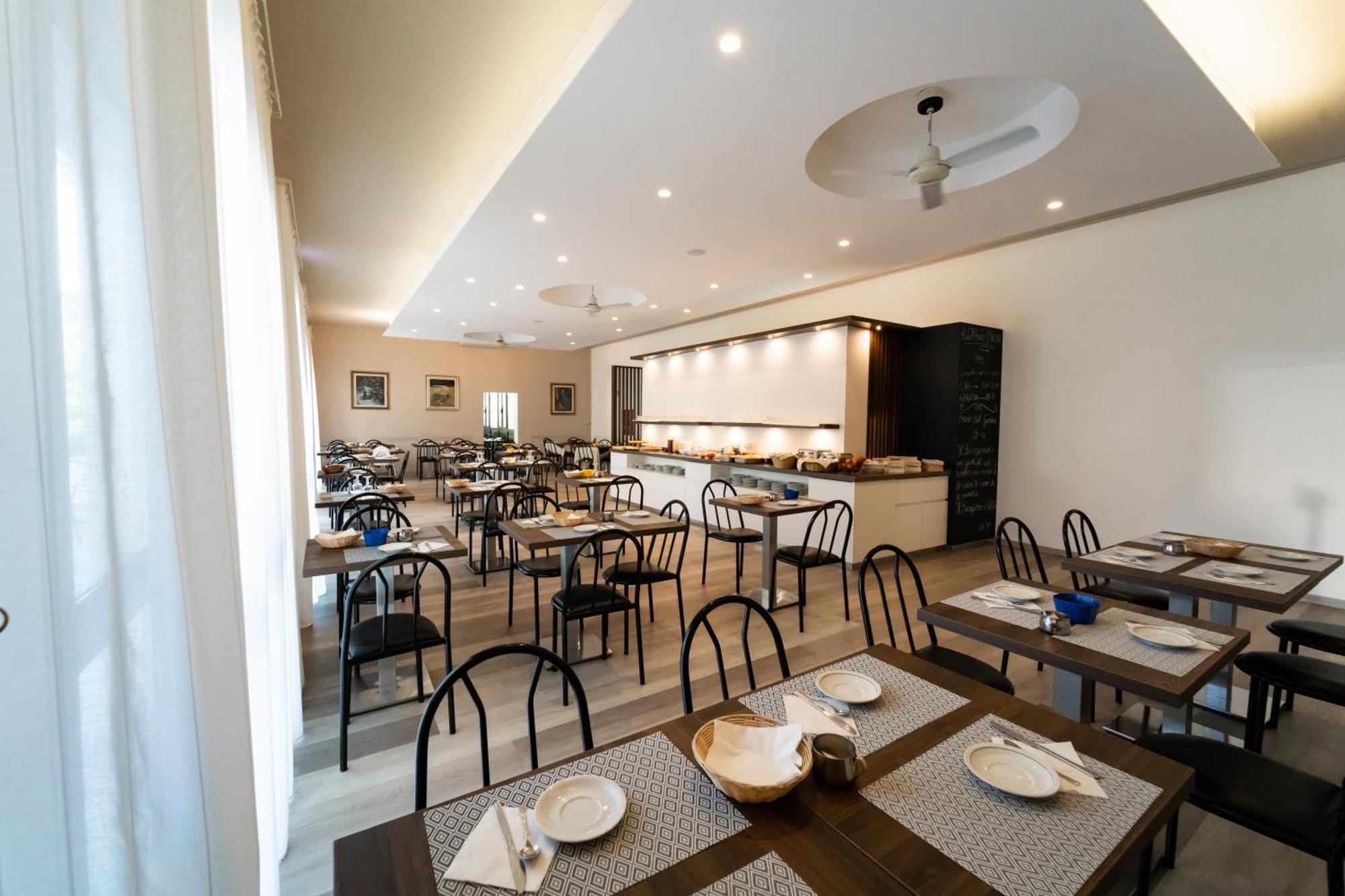 Hotel Dafne Punta Marina Extérieur photo
