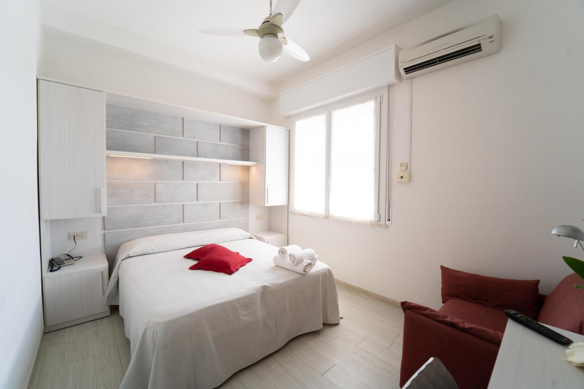 Hotel Dafne Punta Marina Extérieur photo