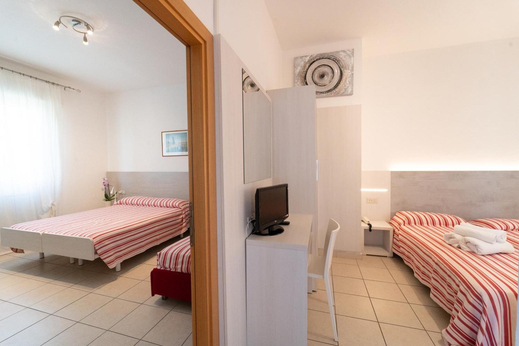 Hotel Dafne Punta Marina Extérieur photo