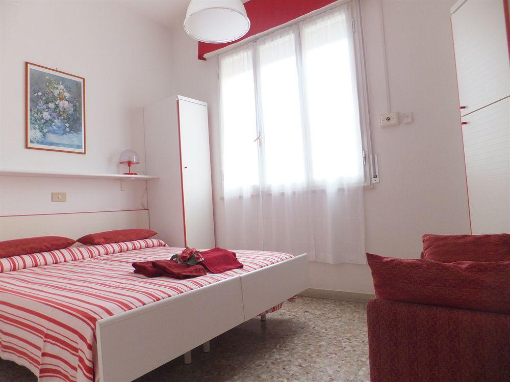 Hotel Dafne Punta Marina Extérieur photo