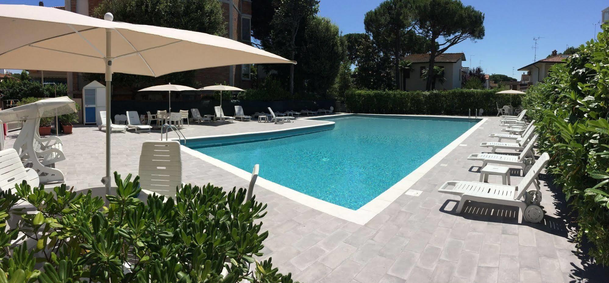 Hotel Dafne Punta Marina Extérieur photo